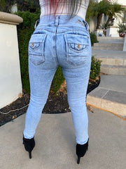 Amanda Booty Lifter With Pockets Light Blue Skinny Jeans